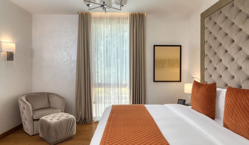 PHOTO 10 Parklane Limassol - Accommodation - Park Villa 2 bed - Bedroom LR